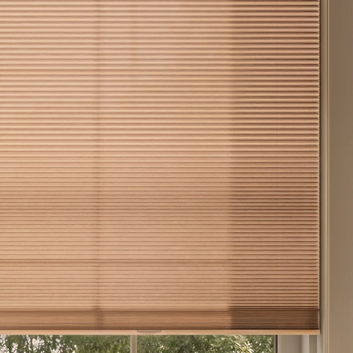 Color: Petal H25206; Lift: Cordless