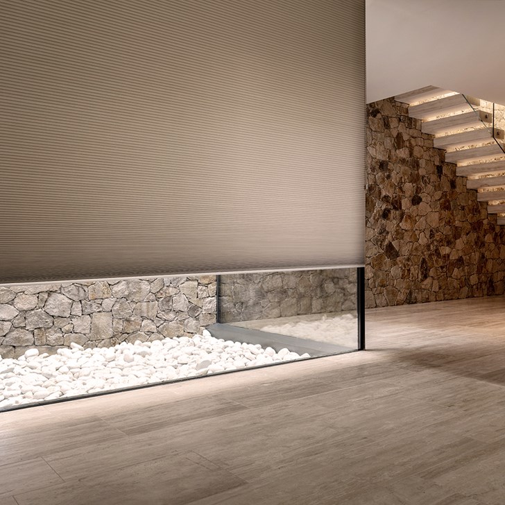 Color: Zaire BO Beige; Lift: Motorized with Pull Chain; Headrail: Standard