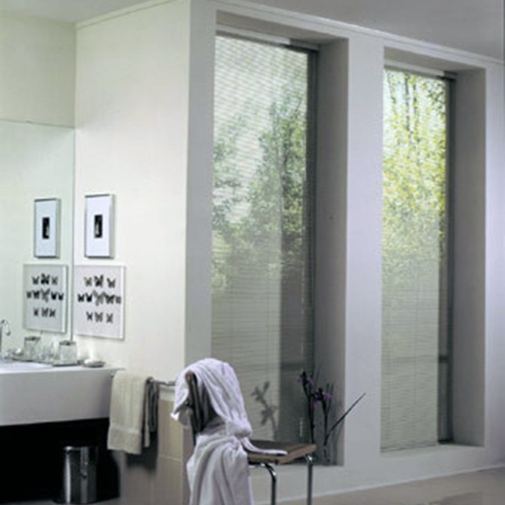 The 1/2" Lightblocker is constructed with six gauge aluminum slats that are both flexible and resist bending.