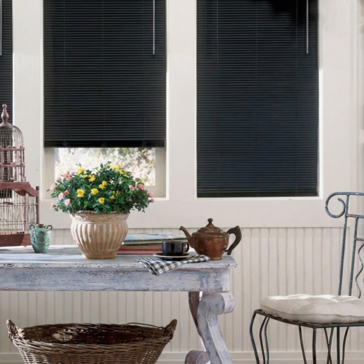 Color: Black Satin 233