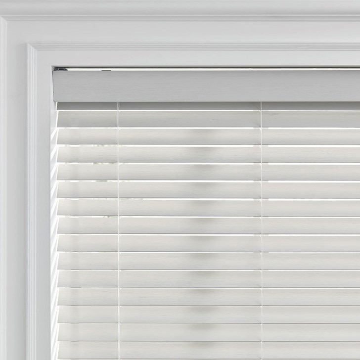 Color: Vintage White Water 1762
