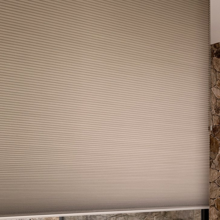 Color: Zaire BO Beige; Lift: Motorized with Pull Chain; Headrail: Standard