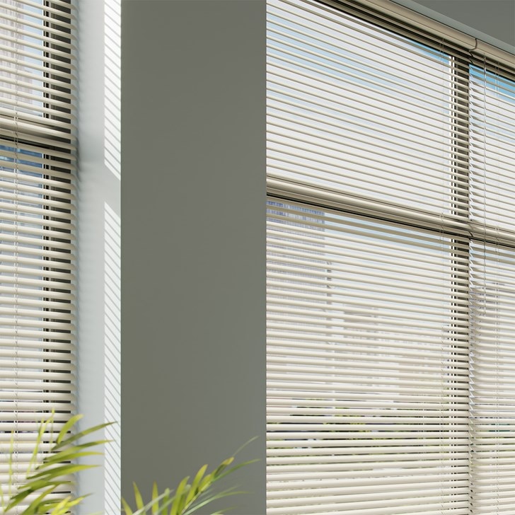 Color: Alabaster 112