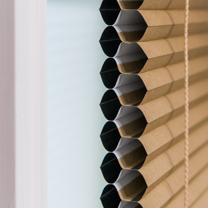 Choose the double cell option for better insulation. Color: Magic Mocha BOD-857