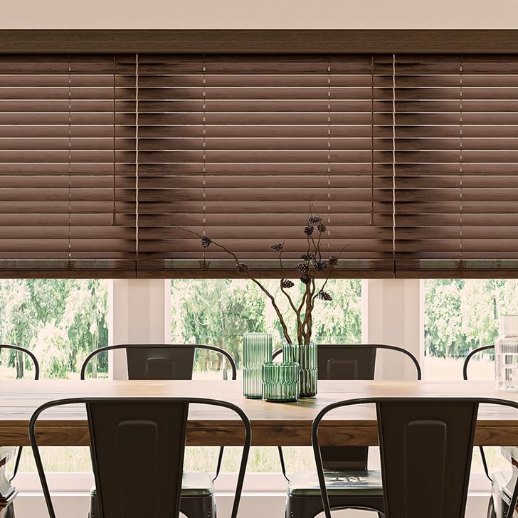 Color: Realgrain Cedar; Headrail: 3on1 and Modern Valance