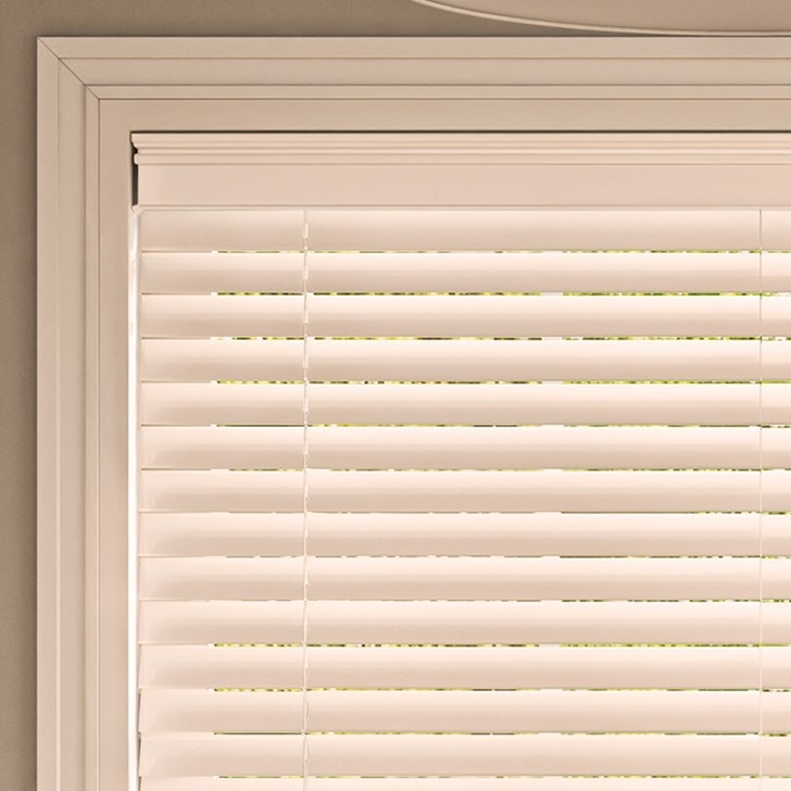 Color: True White 196; Lift: Cordless; Valance: 3 Inch Traditional