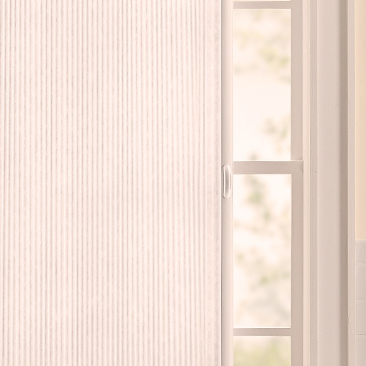 Color: Igloo C5900; Rail Color: White Satin